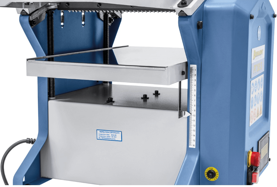 Bernardo Pialla a filo e spessore PT 305 S – 230 V con albero elicoidale