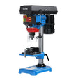 Trapano a colonna Guede GTB 16/550 LASER con guida laser, 5 velocità e piano inclinabile, ideale per forature accurate in officina e laboratorio.