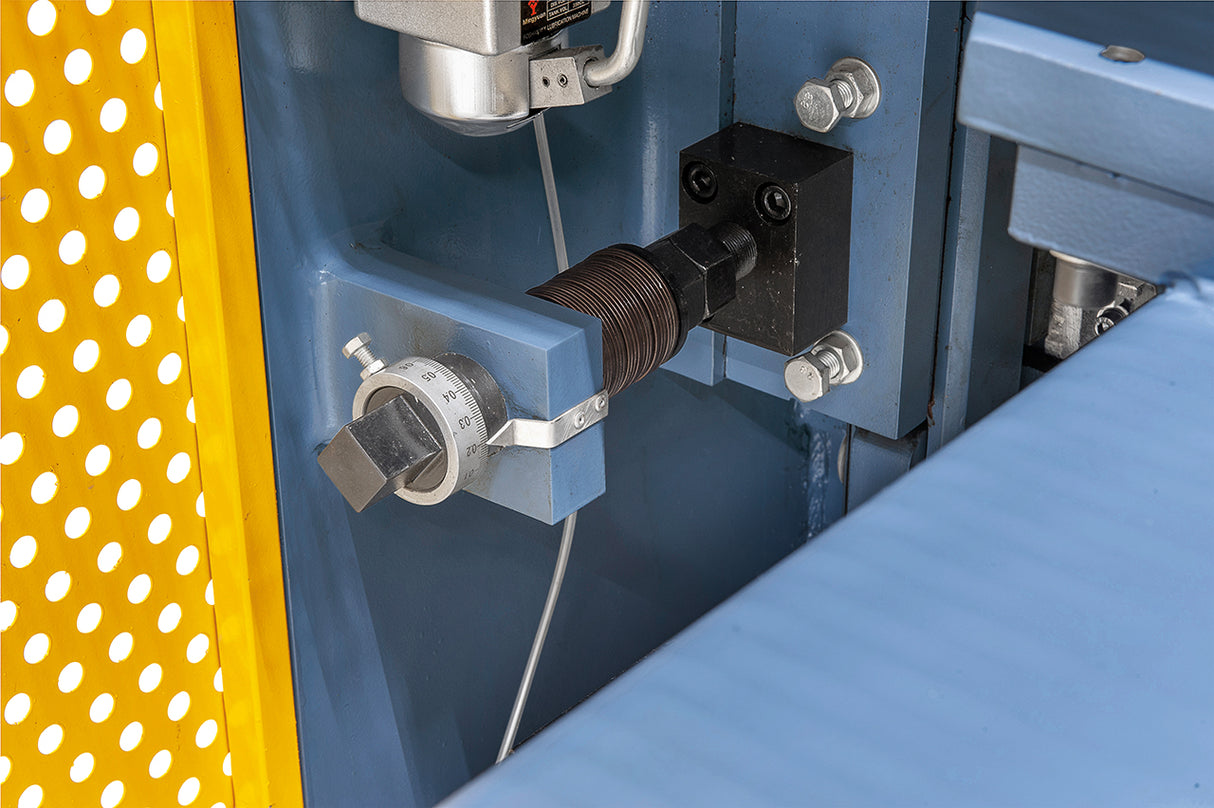 Cesoia a ghigliottina motorizzata MTB 1300 x 4 NC