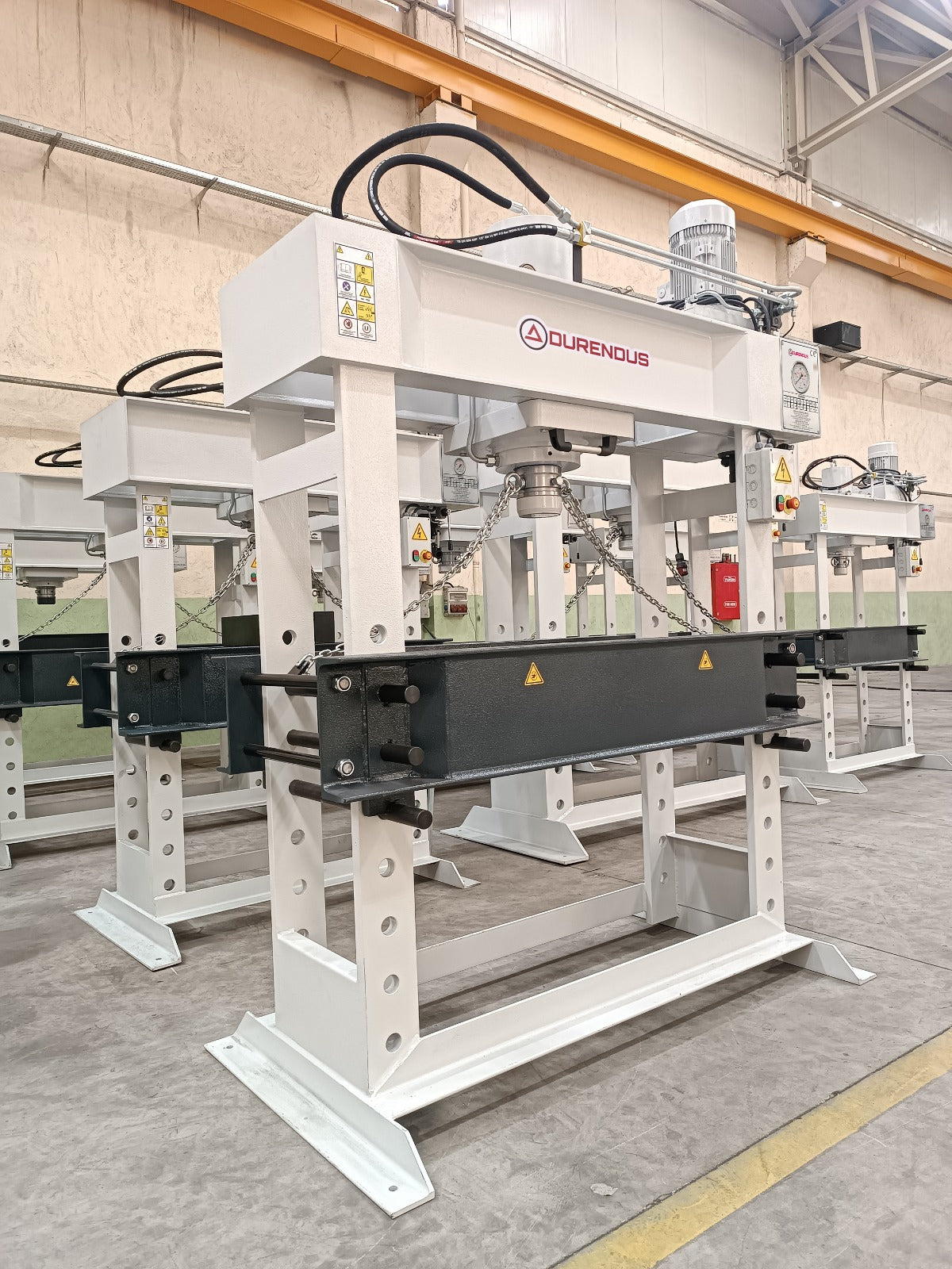 Pressa per lamiera Durendus Serie DW Pressa Idraulica 180 Ton con cilindro Scorrevole