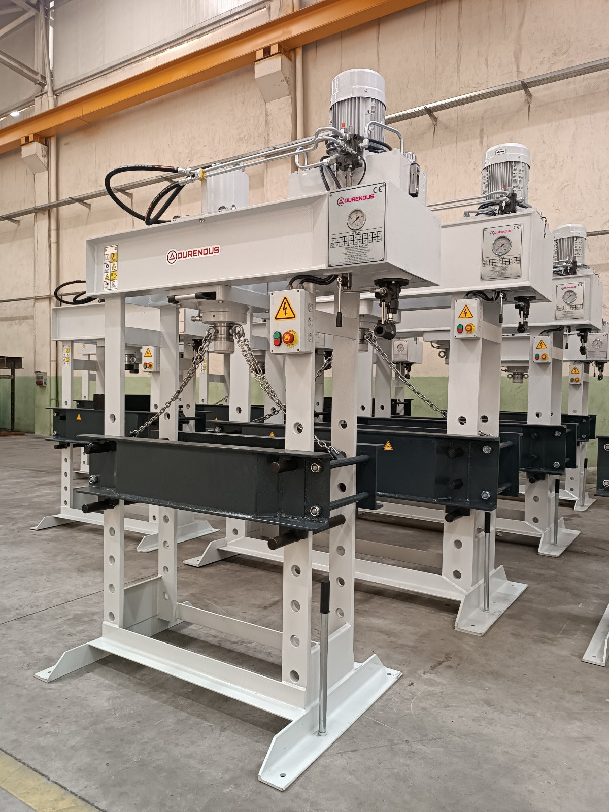 Pressa per lamiera Durendus Serie DW Pressa Idraulica 60 Ton a cilindro Scorrevole