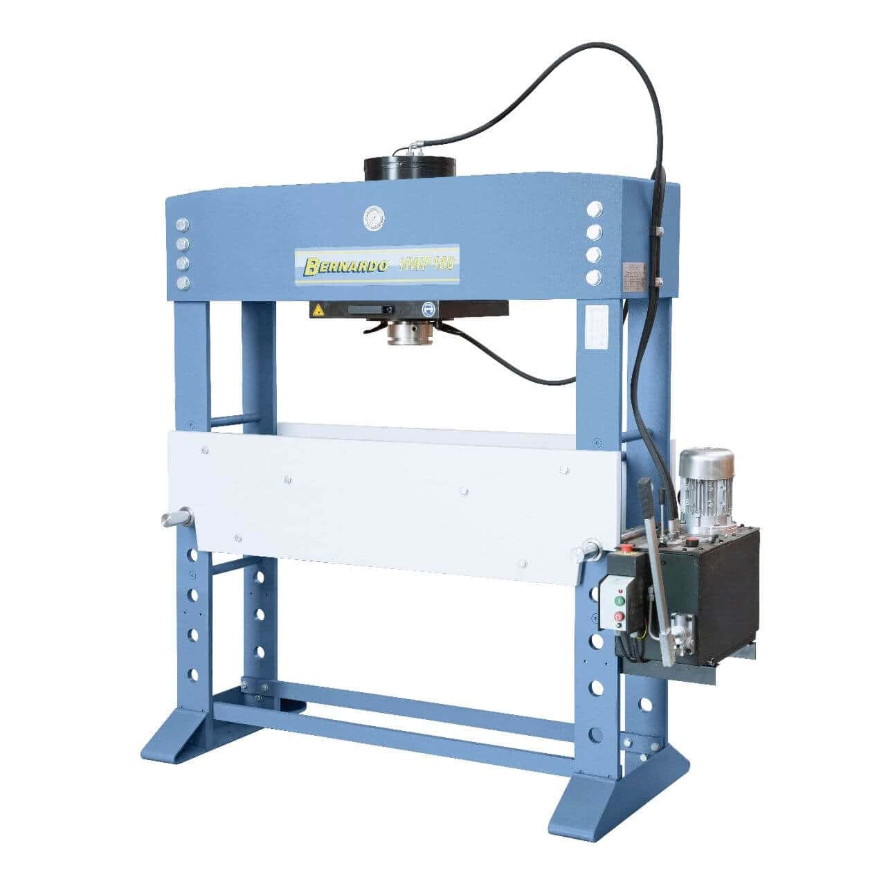 Pressa idraulica Bernardo HWP 160-1500 da 160 ton con passaggio da 1500 mm, piano regolabile e cilindro scorrevole, ideale per applicazioni industriali.