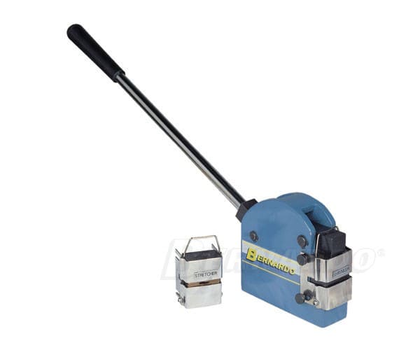 Dispositivo Bernardo Shrinker e Strechter SS18 con accessori per allungamento e compressione della lamiera.