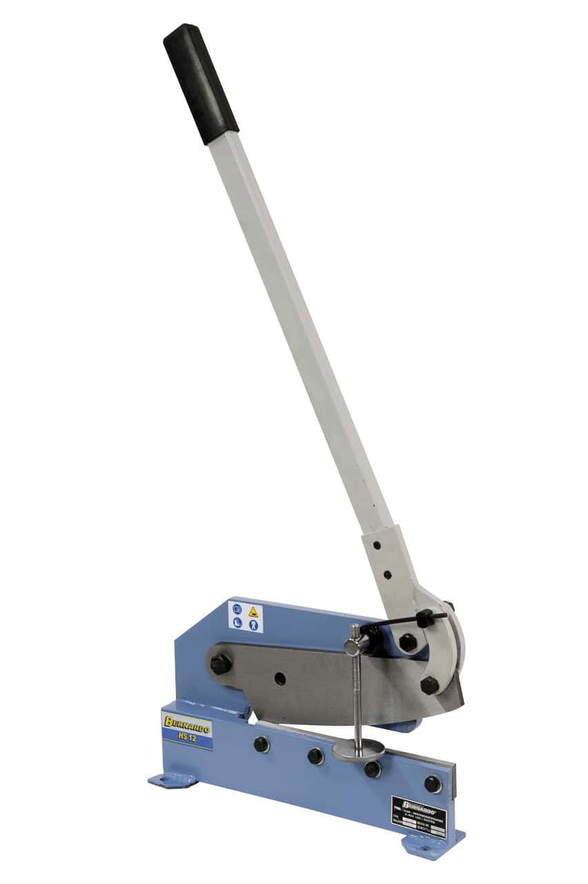 Cesoia a leva manuale Bernardo HS 12 per il taglio di lamiera fino a 4 mm, tondi fino a Ø 13 mm e piatti fino a 70 × 5 mm.