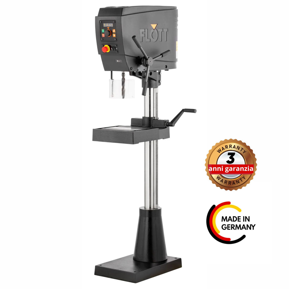 Trapano a colonna Flott SB 20 Plus 400 V con motore da 1,5 kW, display OLED digitale, illuminazione LED e funzione di filettatura fino a M12.