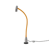 Lampada LED con braccio flessibile da 450 mm e base magnetica dritta rivestita, ideale per illuminare punti precisi su macchine utensili.