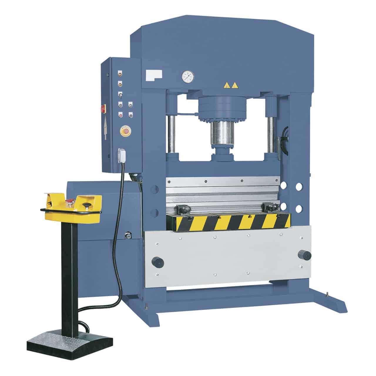 Bernardo Pressa idraulica universale AP 1520-150 da 150 tonnellate con tavola 600 x 1520 mm, corsa pistone 300 mm e motore da 11 kW.