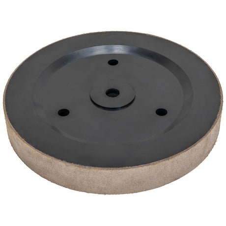 Ruota di affilatura in cuoio naturale, Ø 200 mm, montata su nucleo fenolico. Accessorio originale Bernardo per tornio parallelo NTS 200. Superficie preparata per pasta abrasiva fine.