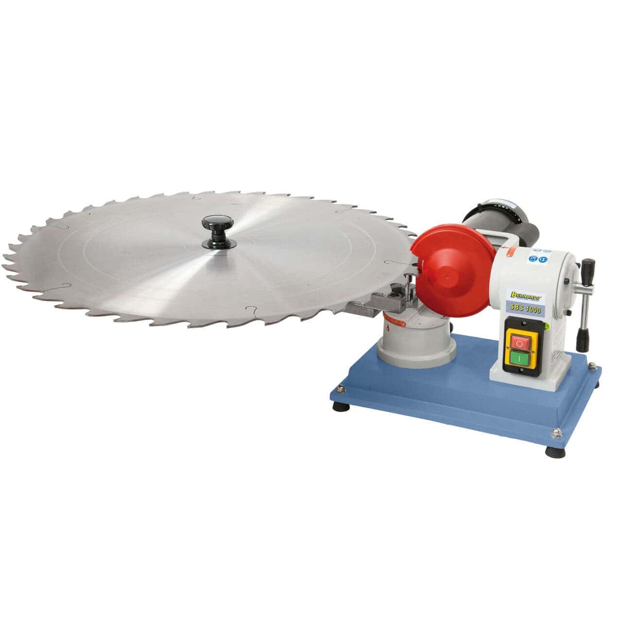 Vista dell’affilatrice SBS 1000 con mola diamantata Ø125, unità mola inclinabile ±20° e porta-lama orientabile, adatta per l’affilatura di lame circolari di grande diametro con dentature ATB e angoli negativi.