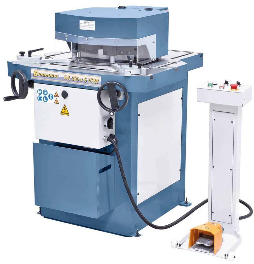 Bernardo Scantonatrice idraulica HA 200 x 6 VSW con tavola 900 x 990 mm, angolo regolabile 30°-140° e unità punzonatura fino a Ø 35 mm.