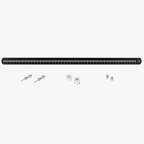 Goniometro UJK Parf Protractor in alluminio anodizzato nero con scala graduata, 2 spine di posizionamento, 2 guide di foratura e 2 spine da banco da 20 mm in acciaio inox